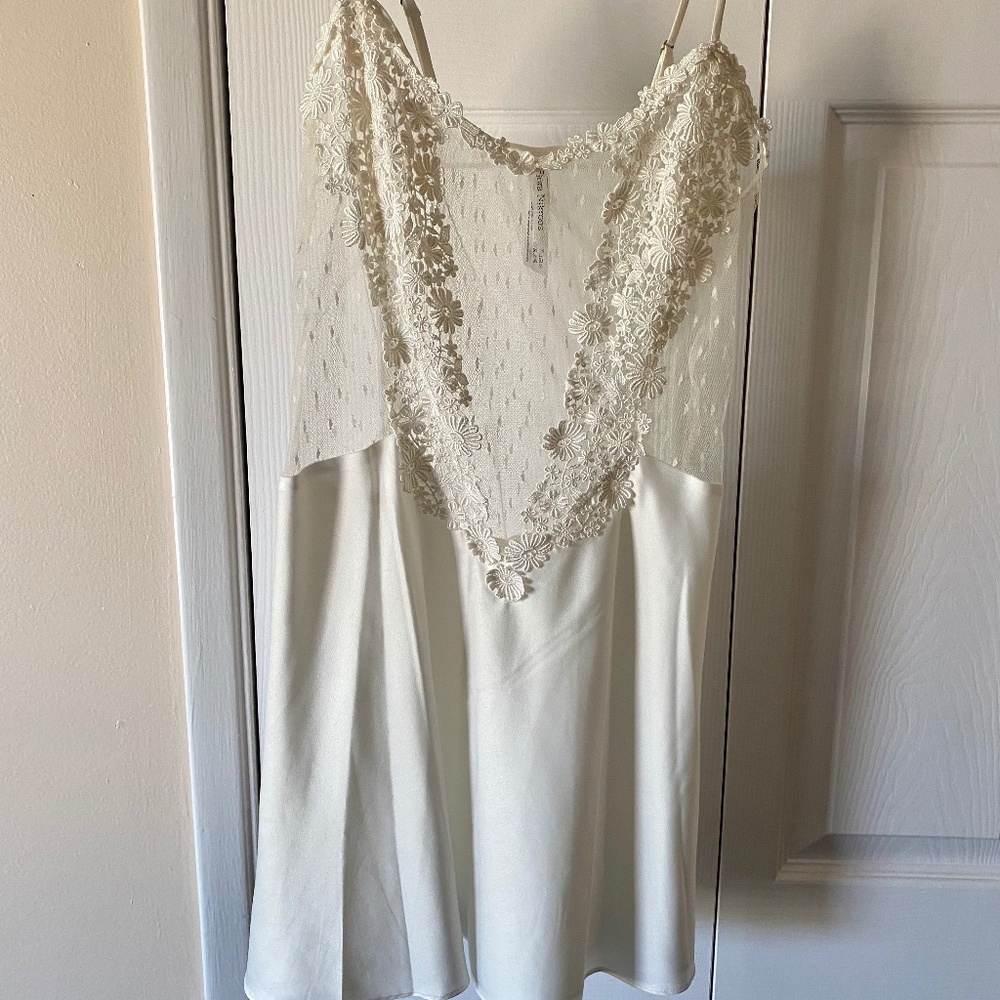 Flora Nikrooz Ivory Slip